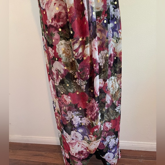 Express Floral Maxi Dress . - Picture 9 of 14